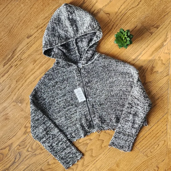 NWT Urban Outfitters Cropped Sweater - Picture 2 of 7